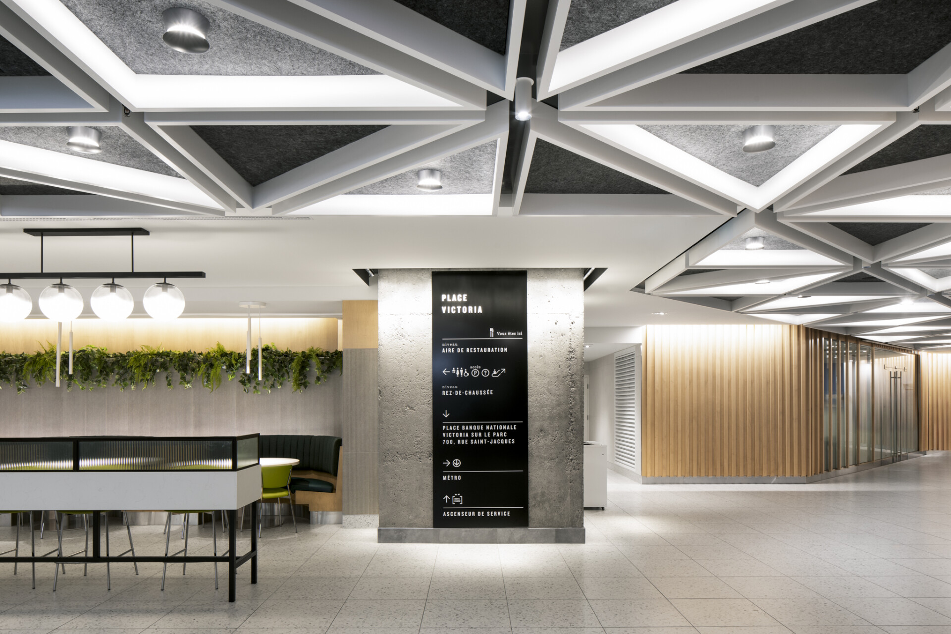 Place Victoria - Montreal, QC - AERO:Form Trilateral Open Cell - Maxxit